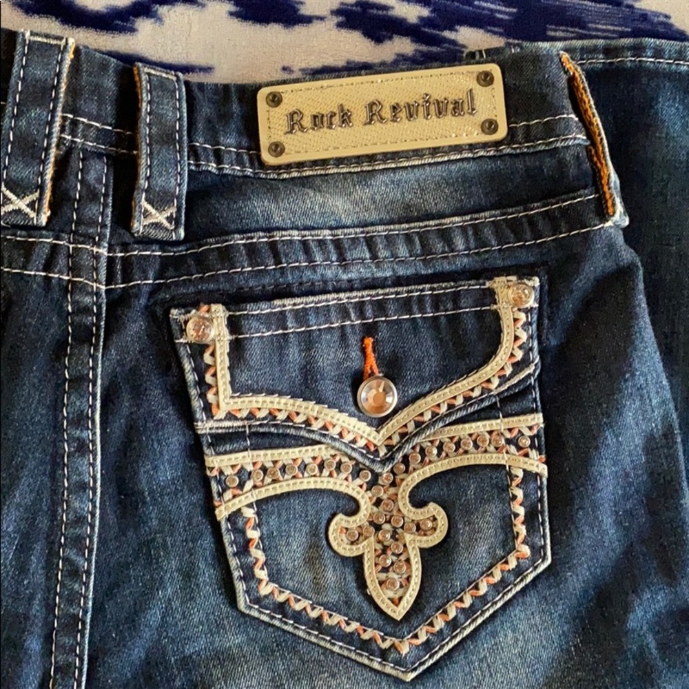 Rock Revival  (mid-rise boot cut)
